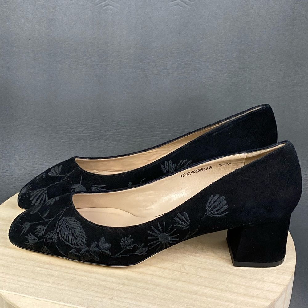 Vintage Ron White "Doreen" Cashmere Suede Leather Hand-Embroidered pumps size 9